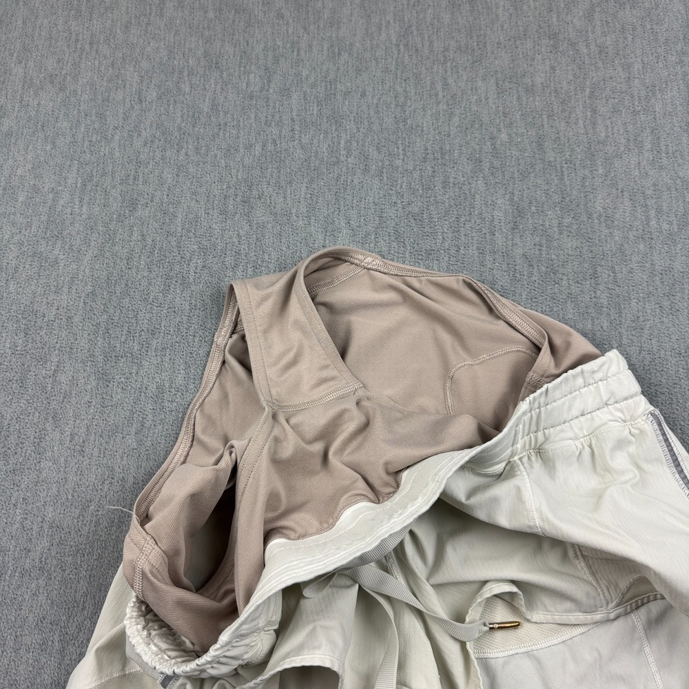 Lululemon Shorts Womens 6 Cream Hotty Hot Lined 2.5" Running Gym Workout W7ACRR - Picture 5 of 13
